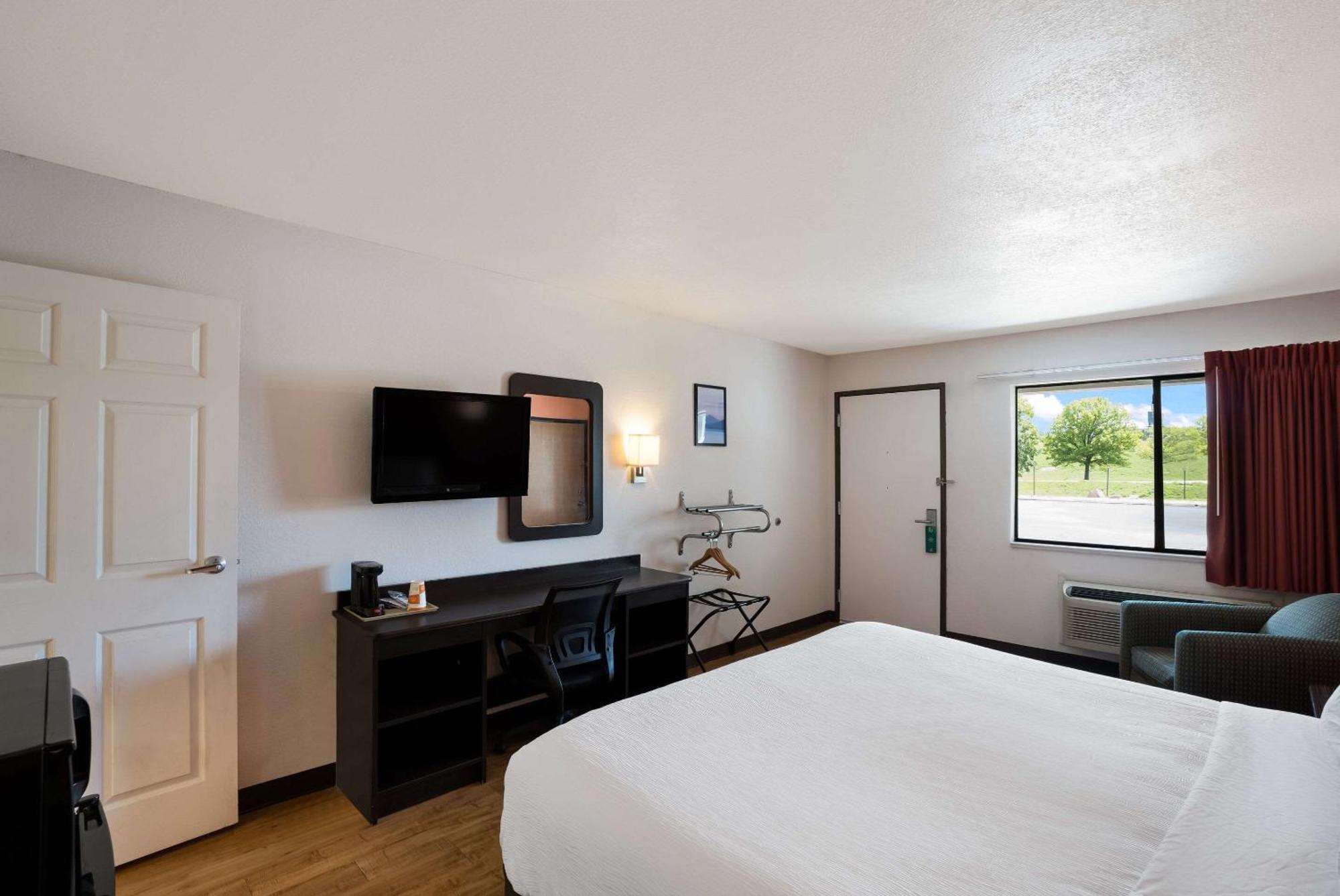 Quality Inn & Suites Junction Exteriör bild