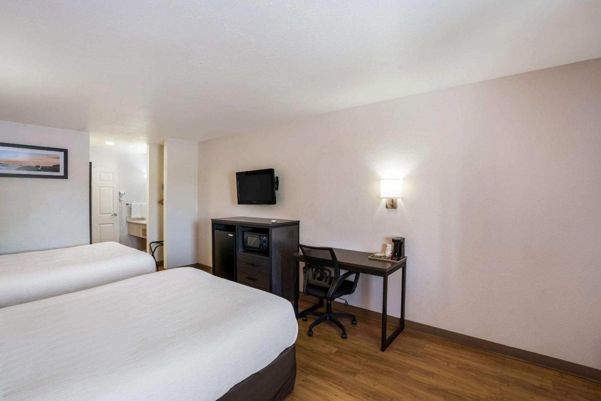 Quality Inn & Suites Junction Exteriör bild